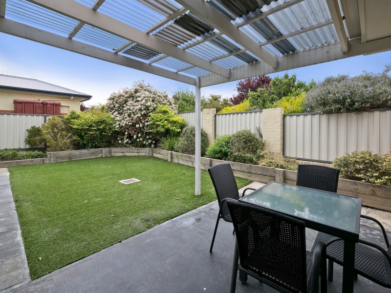 2 Hanrahan Crescent, Dunlop ACT 2615