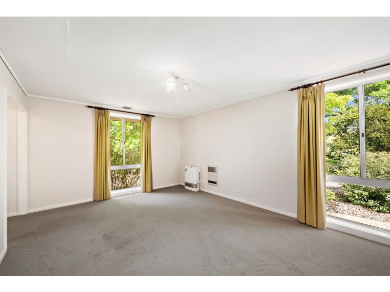 77 Lindrum Crescent, Holt ACT 2615