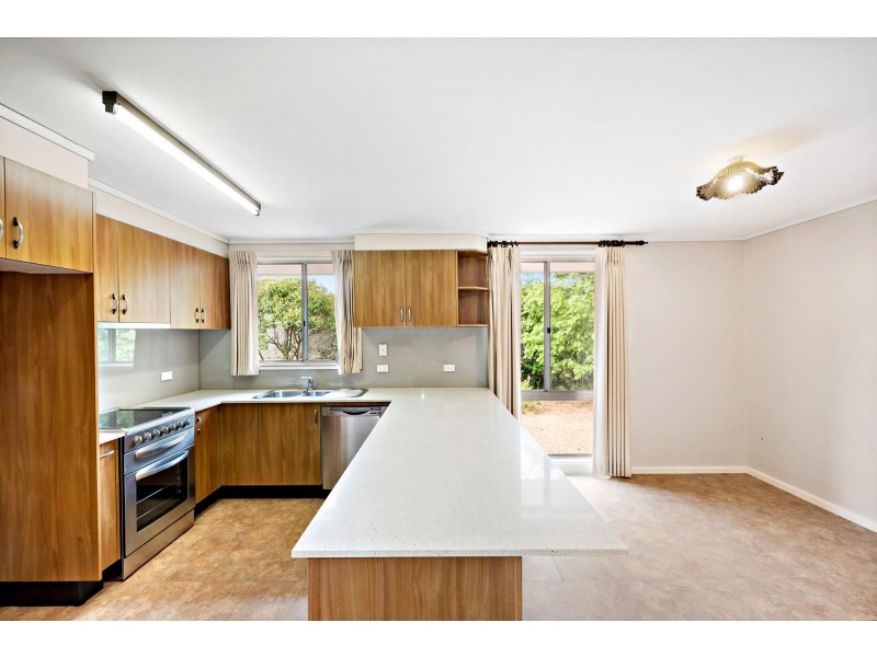 77 Lindrum Crescent, Holt ACT 2615