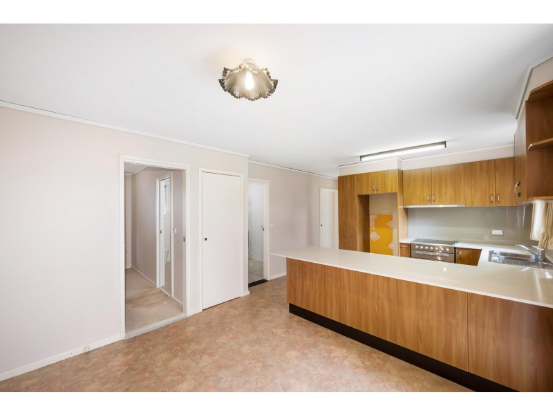 77 Lindrum Crescent, Holt ACT 2615