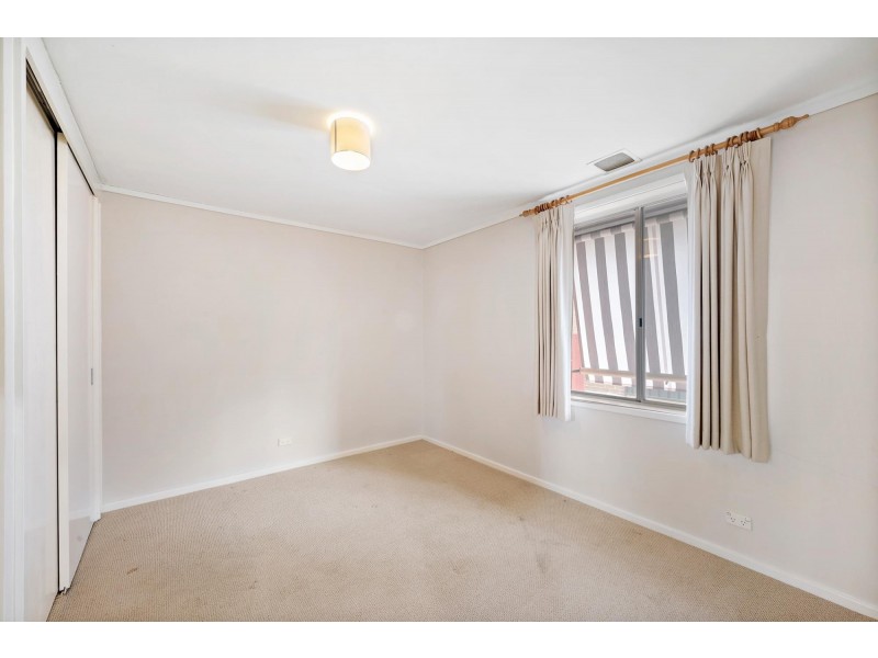 77 Lindrum Crescent, Holt ACT 2615