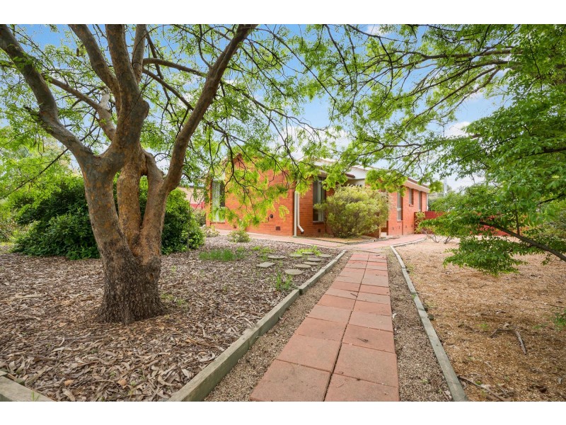 77 Lindrum Crescent, Holt ACT 2615