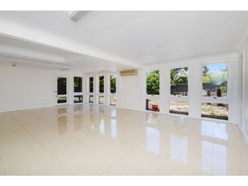 5 Hammett Place, Spence ACT 2615