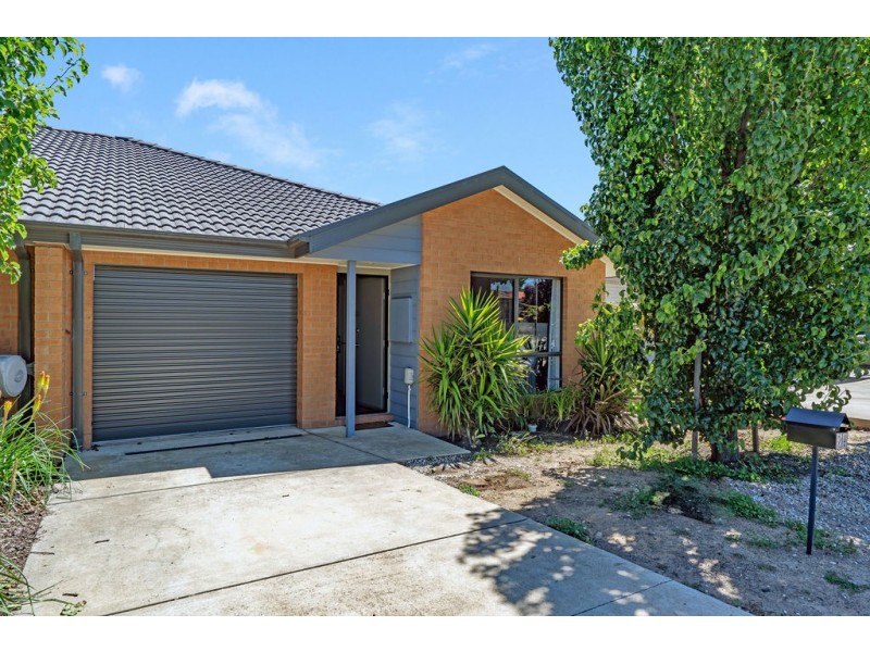 28 Audrey Cahn Street, Macgregor ACT 2615