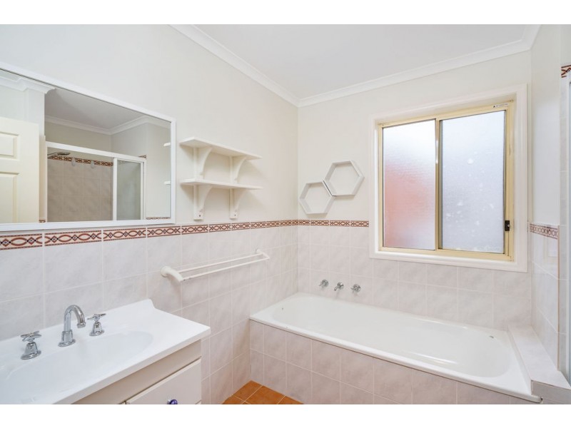 86 Britten Jones Drive, Holt ACT 2615