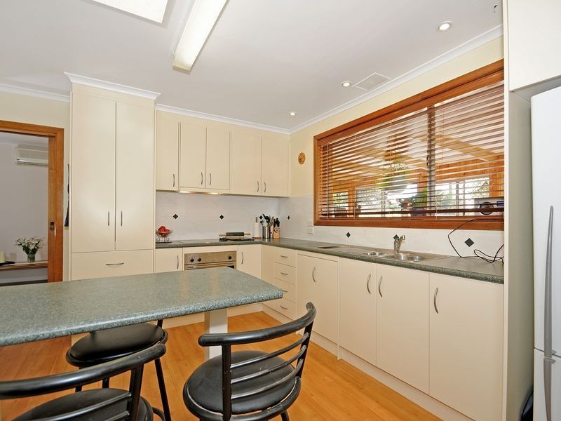 7 Jeffcott Place, Latham ACT 2615