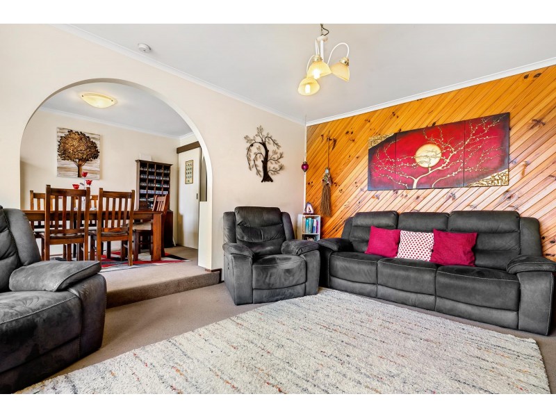 1 Herron Crescent, Latham ACT 2615