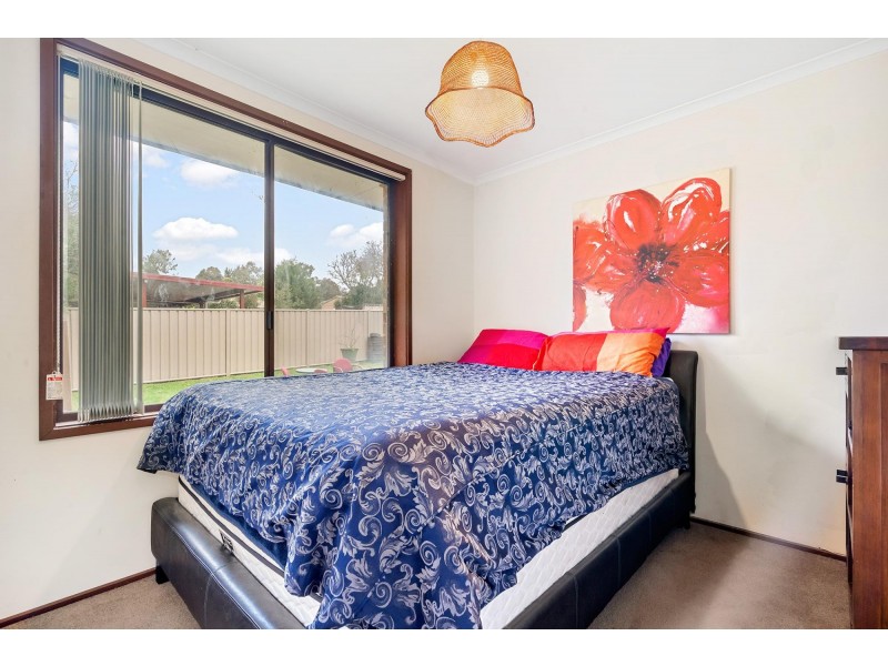 1 Herron Crescent, Latham ACT 2615