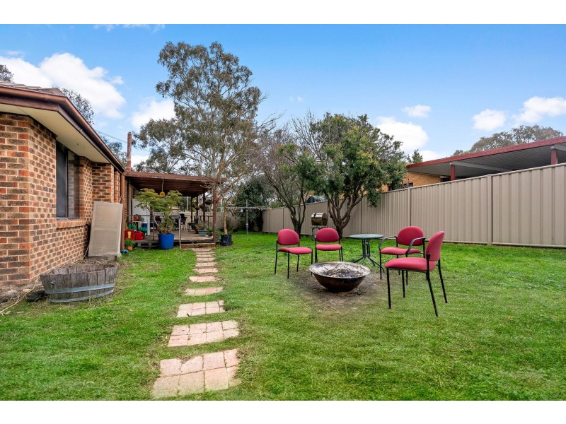 1 Herron Crescent, Latham ACT 2615