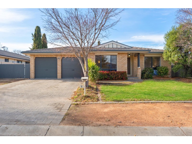 5 Quinlivan Crescent, Dunlop ACT 2615