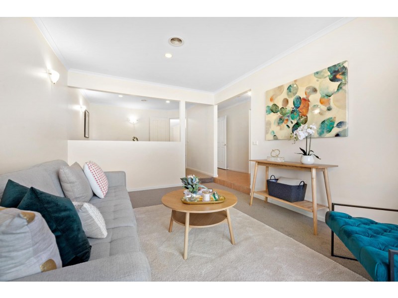 5 Quinlivan Crescent, Dunlop ACT 2615