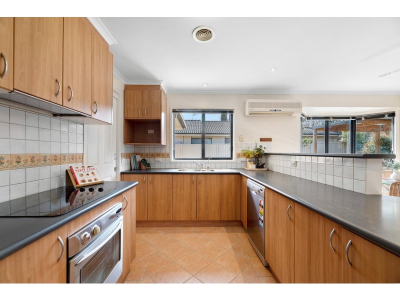5 Quinlivan Crescent, Dunlop ACT 2615