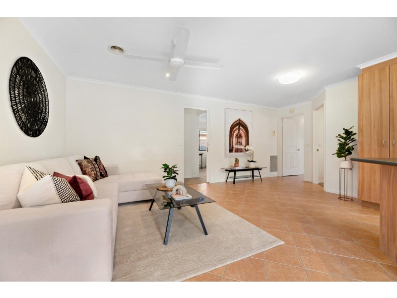 5 Quinlivan Crescent, Dunlop ACT 2615