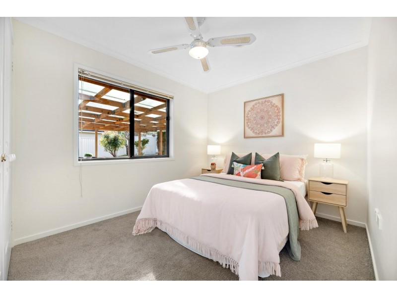 5 Quinlivan Crescent, Dunlop ACT 2615