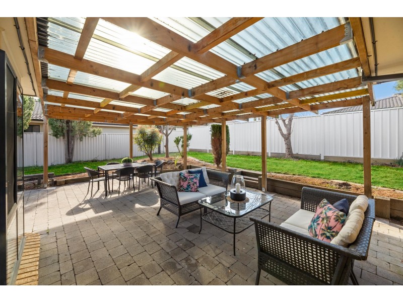 5 Quinlivan Crescent, Dunlop ACT 2615
