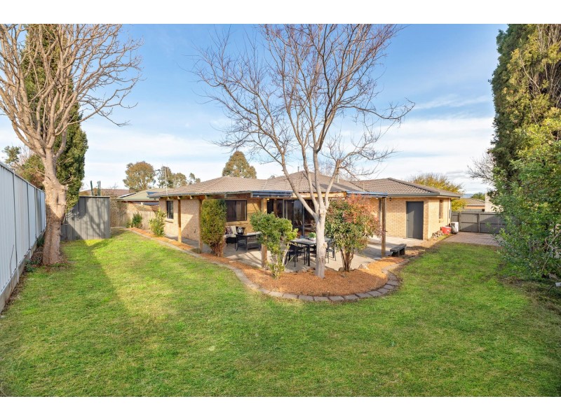 5 Quinlivan Crescent, Dunlop ACT 2615