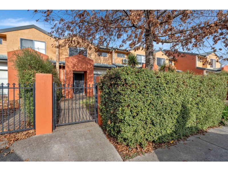 9/15 WANLISS Street, Latham ACT 2615