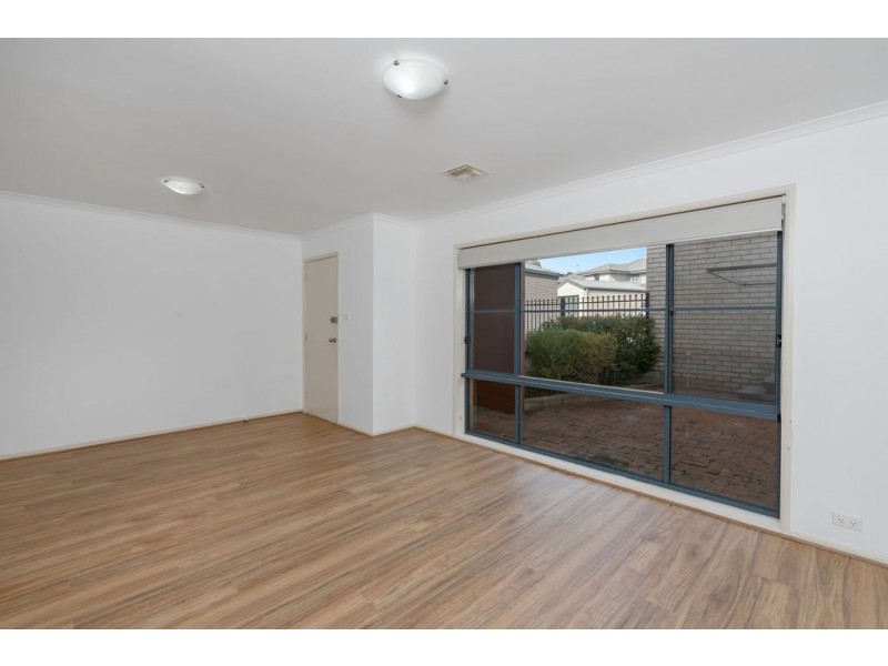 9/15 WANLISS Street, Latham ACT 2615