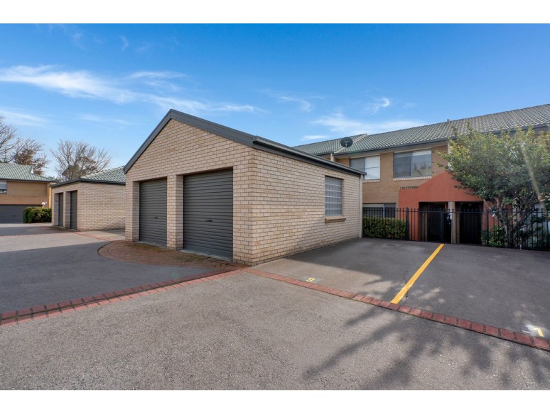 9/15 WANLISS Street, Latham ACT 2615