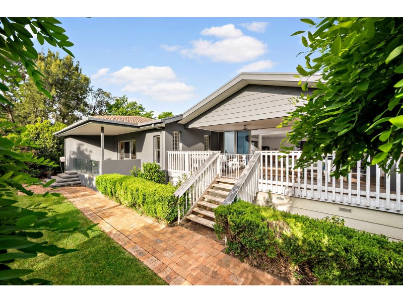 9 Hayward Street, Macgregor ACT 2615