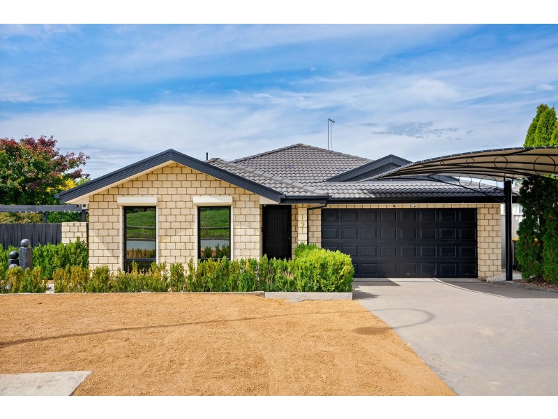 9 Simonetti Street, Dunlop ACT 2615