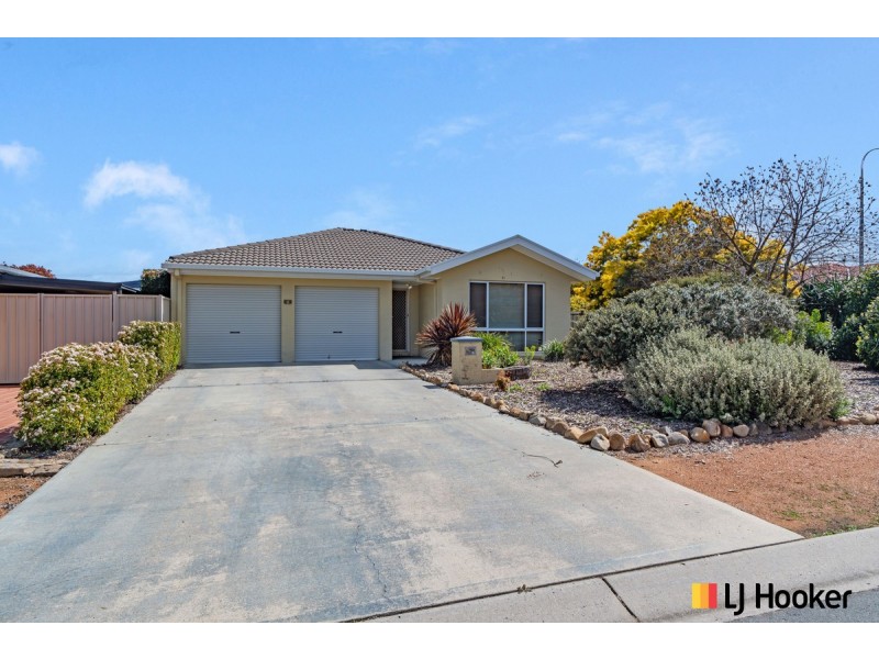2 Hanrahan Crescent, Dunlop ACT 2615