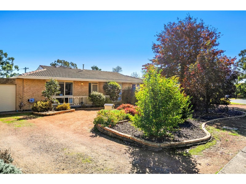 4 Bardsley Place, Holt ACT 2615