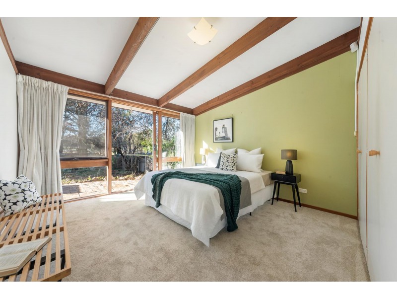 5 McArthur Place, Latham ACT 2615