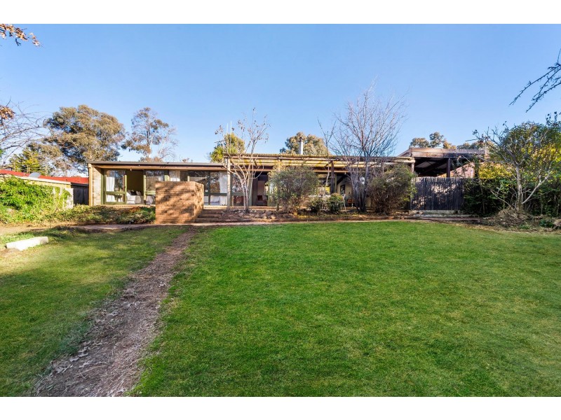 5 McArthur Place, Latham ACT 2615