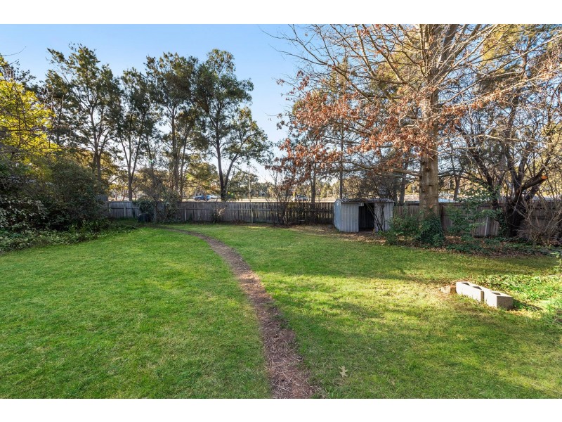 5 McArthur Place, Latham ACT 2615