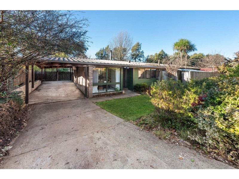 5 McArthur Place, Latham ACT 2615