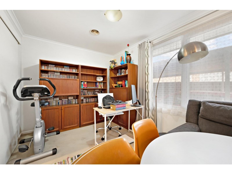42 Messenger Street, Holt ACT 2615