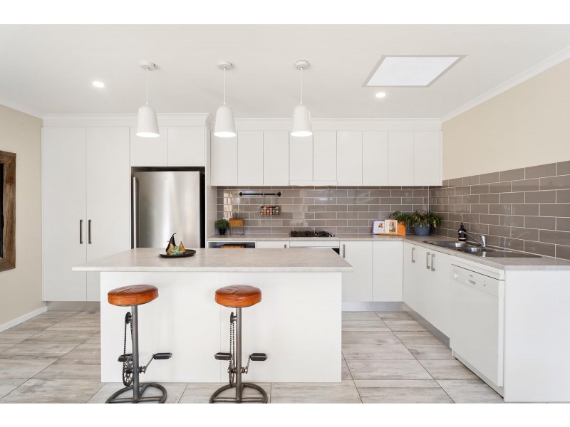 70 Britten-Jones Drive, Holt ACT 2615