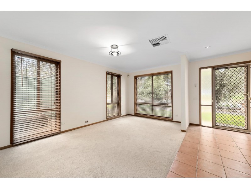 48 Britten-Jones Drive, Holt ACT 2615