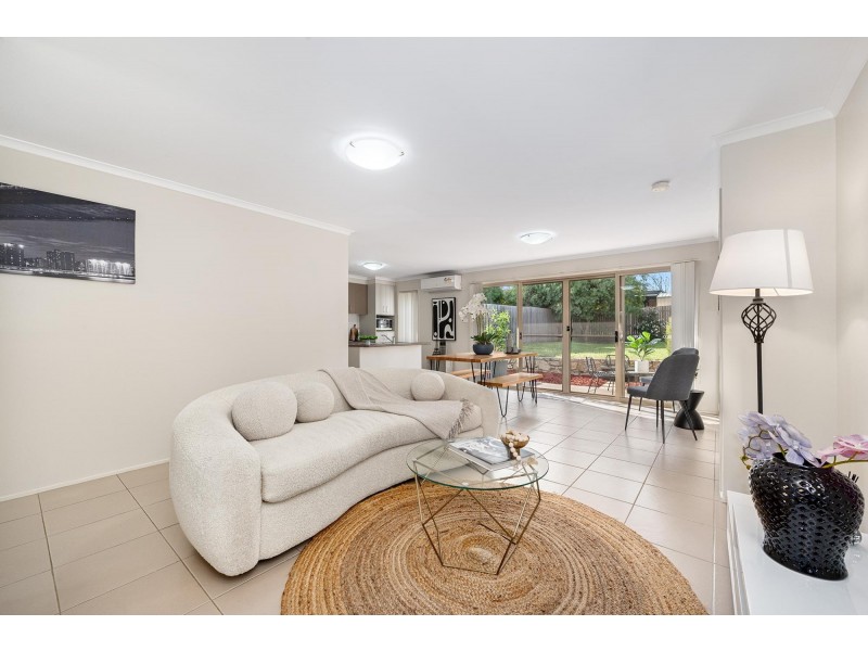 12 Hazelton Street, Macgregor ACT 2615