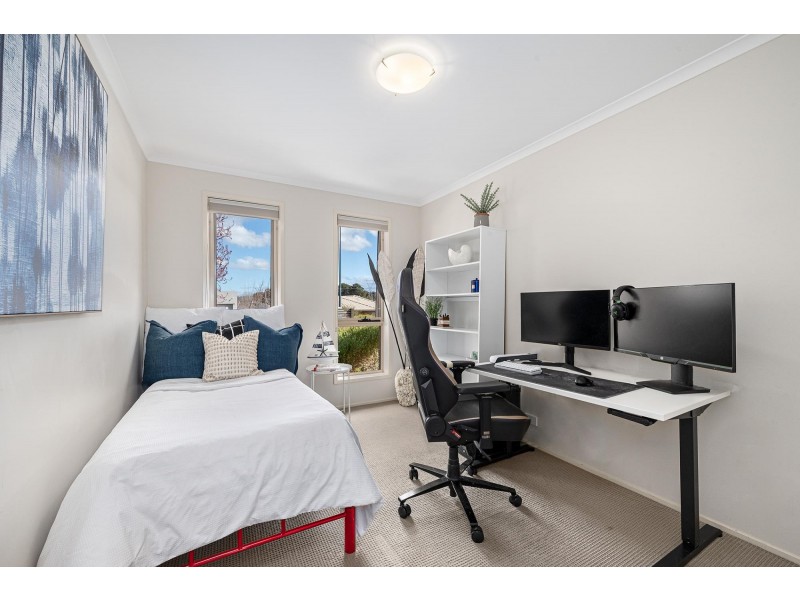 12 Hazelton Street, Macgregor ACT 2615
