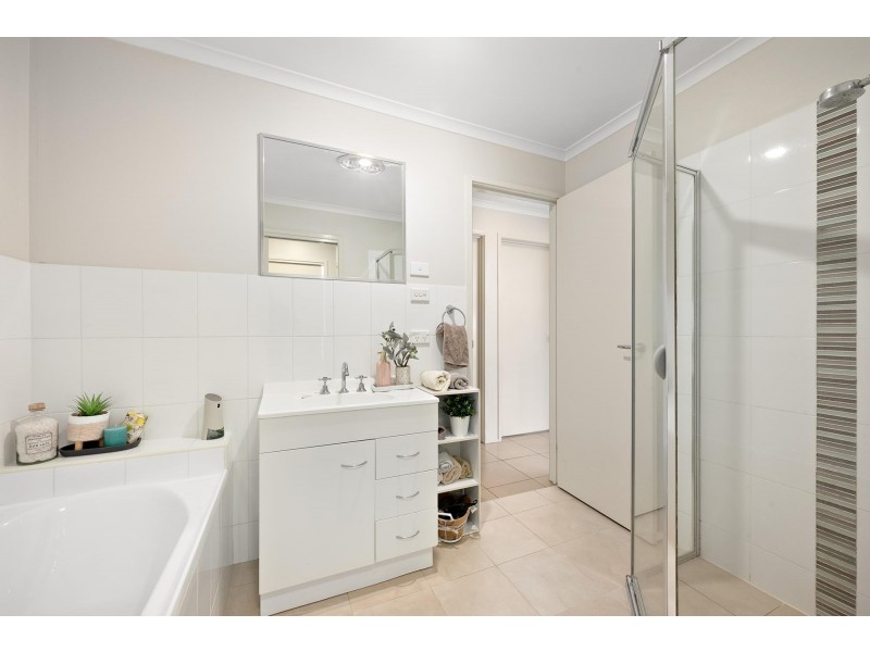 12 Hazelton Street, Macgregor ACT 2615