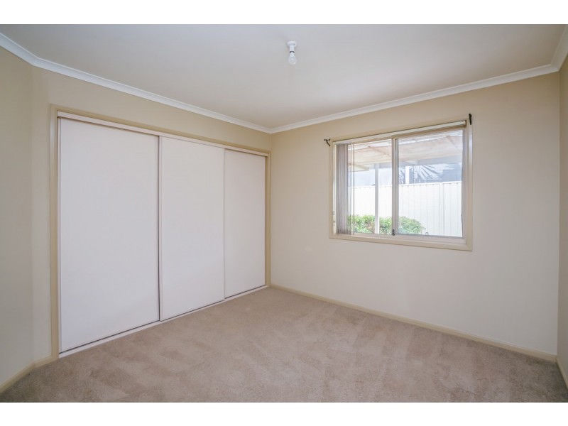 6 Fitton Close, Dunlop ACT 2615