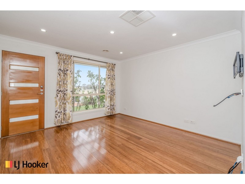 34 Hilda Kincaid Crescent, Macgregor ACT 2615