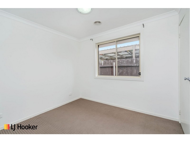 34 Hilda Kincaid Crescent, Macgregor ACT 2615