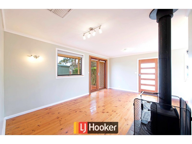 8 Gething Place, Macgregor ACT 2615