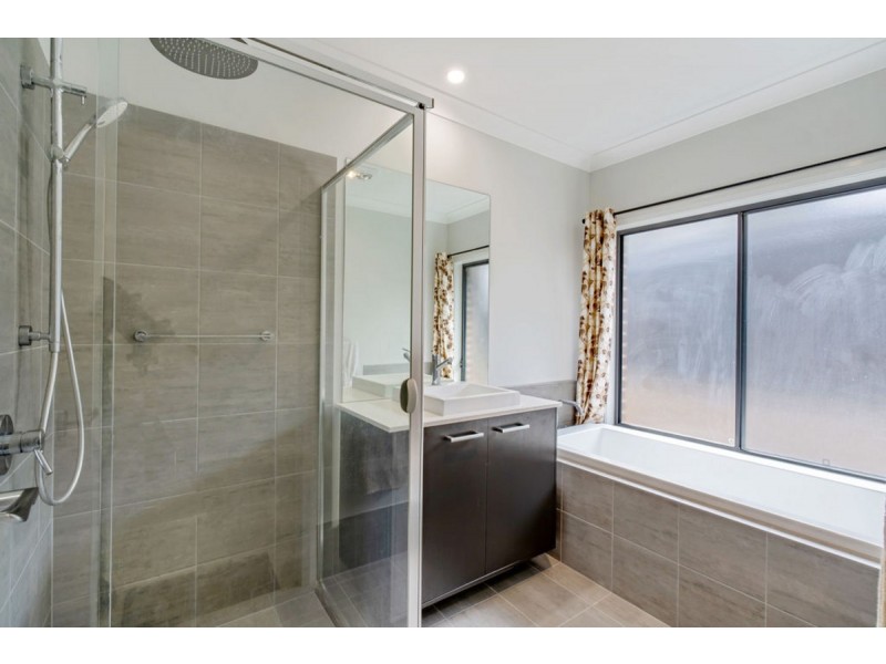 11 Kingham Place, Charnwood ACT 2615