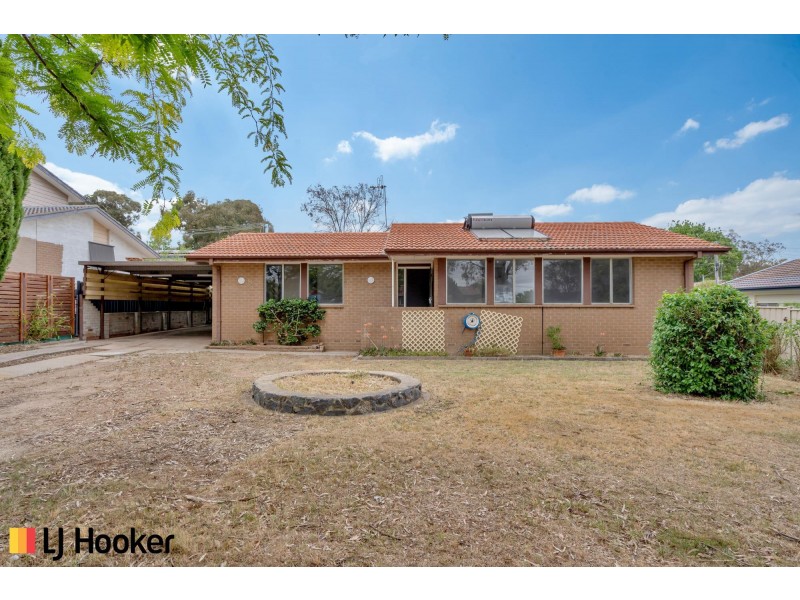 8 Hopman Place, Holt ACT 2615