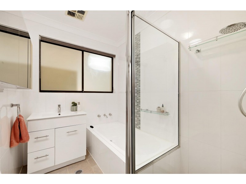 5 Box Place, Latham ACT 2615
