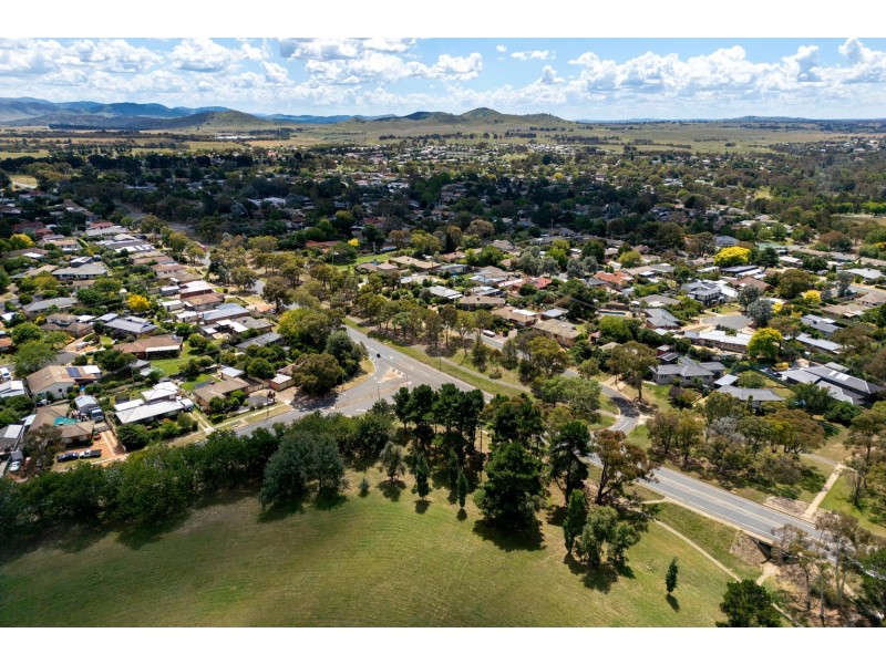 322 Southern Cross Drive, Macgregor ACT 2615