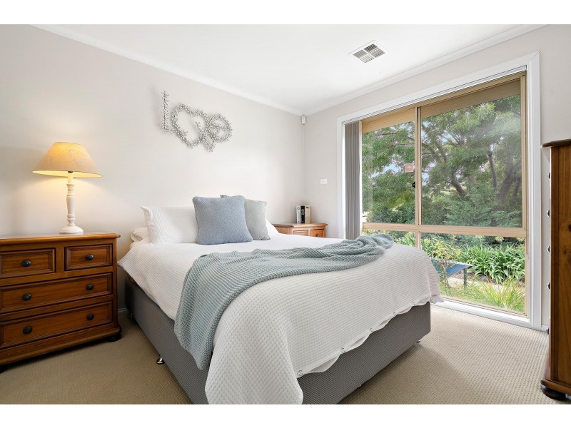 2 Elyard Place, Dunlop ACT 2615