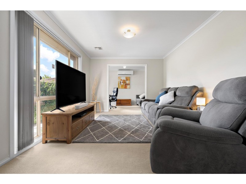 2 Elyard Place, Dunlop ACT 2615