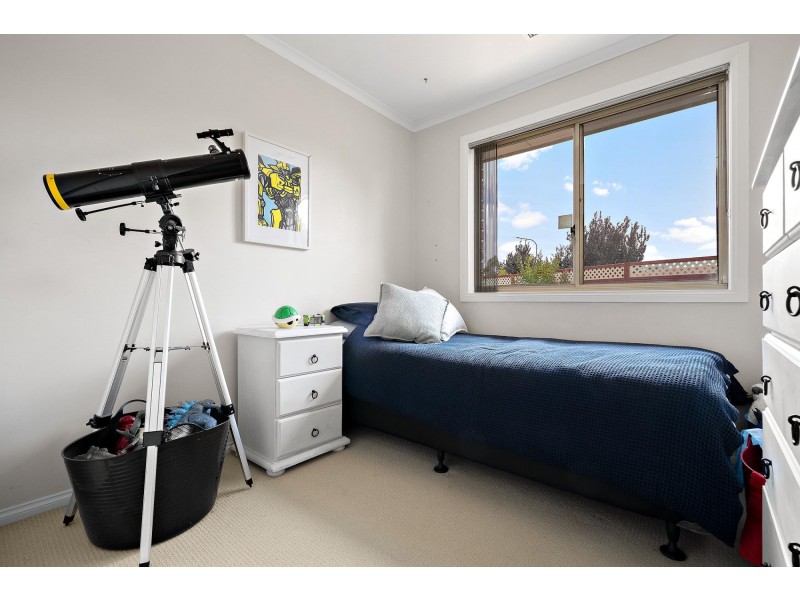 2 Elyard Place, Dunlop ACT 2615