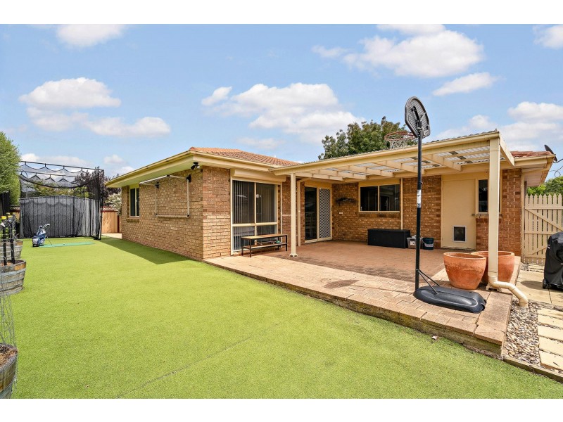 2 Elyard Place, Dunlop ACT 2615