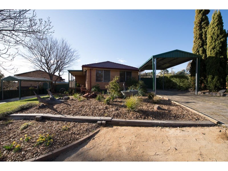5 Kinalung Place, Giralang ACT 2617